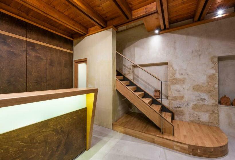 סוויטת ג'וניור, Polixeny's Suites