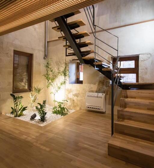 סוויטה דלוקס, Polixeny's Suites