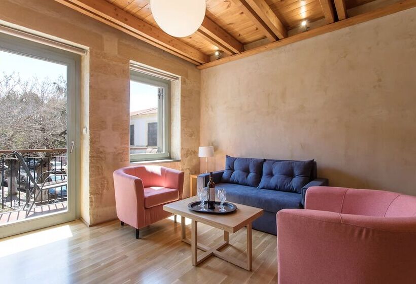 סוויטת ג'וניור, Polixeny's Suites