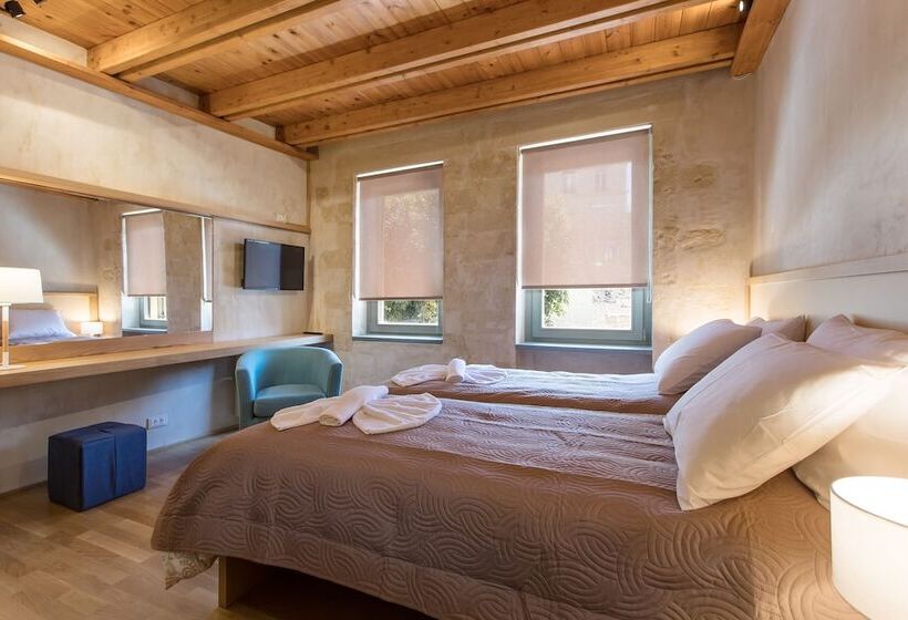 סוויטת ג'וניור, Polixeny's Suites