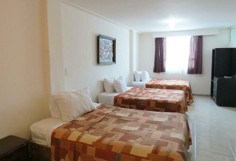غرفة قياسية ثلاثية, Royal Puebla