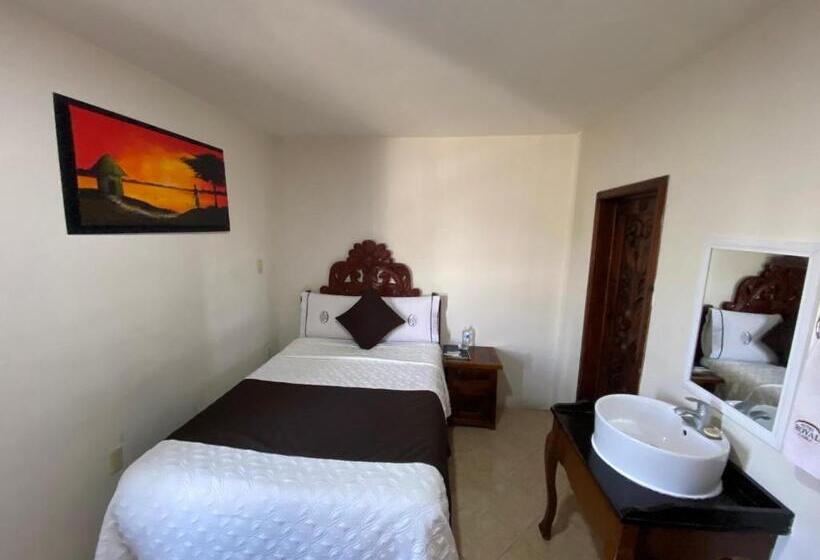 غرفة ديلوكس, Royal Puebla