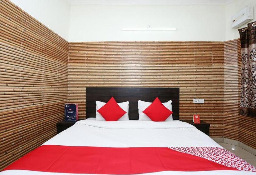 三人经典房间, Shiv Shanker By Oyo