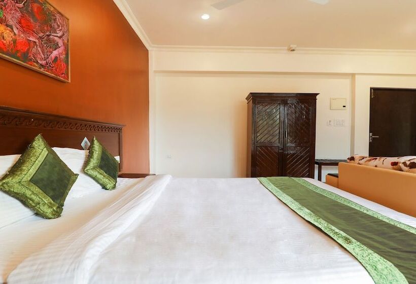 Camera Deluxe, Treebo Premium Dona Eliza, 700 Metres From Calangute Beach