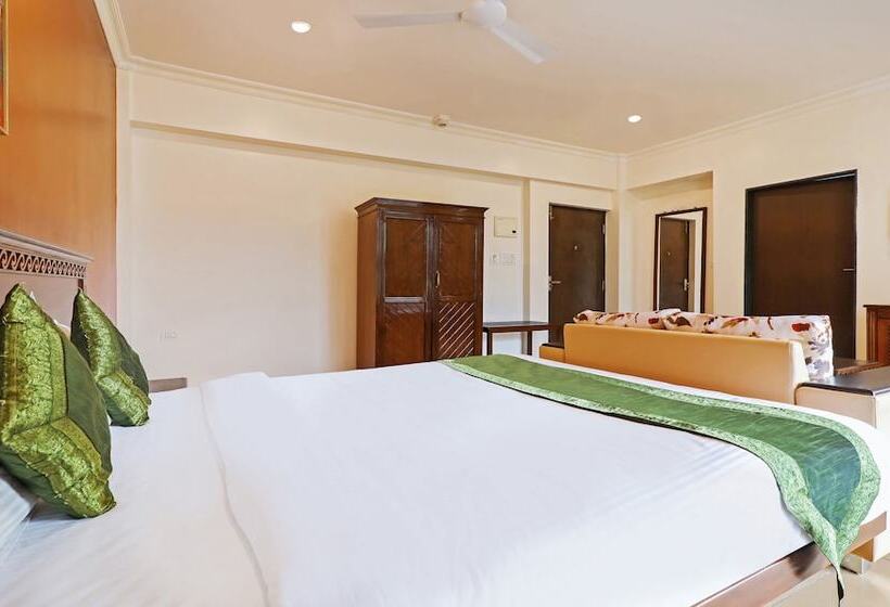 Camera Deluxe, Treebo Premium Dona Eliza, 700 Metres From Calangute Beach