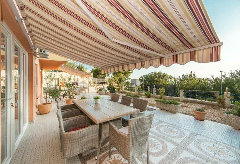 ２ベッドルームアパートメント, Apartments Maša