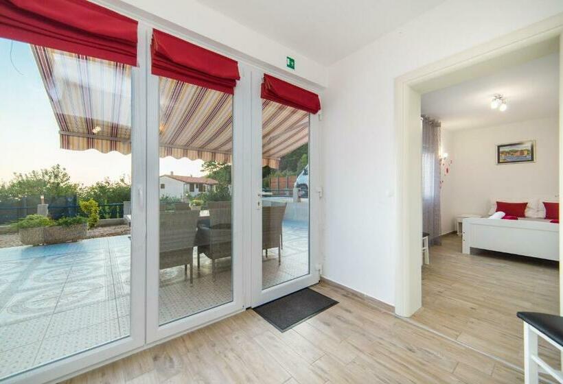 ２ベッドルームアパートメント, Apartments Maša