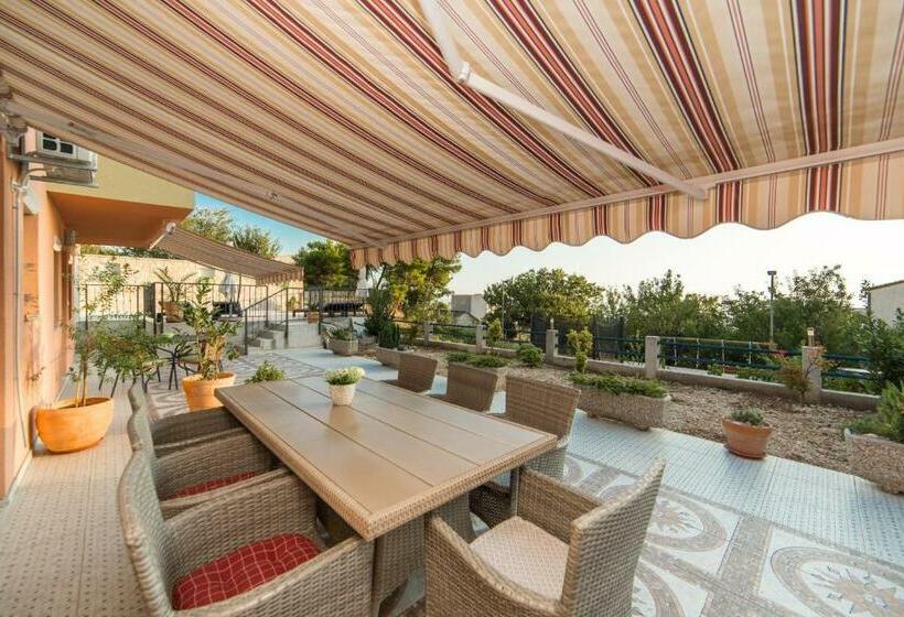 Апартаменты 2 Спальни, Apartments Maša