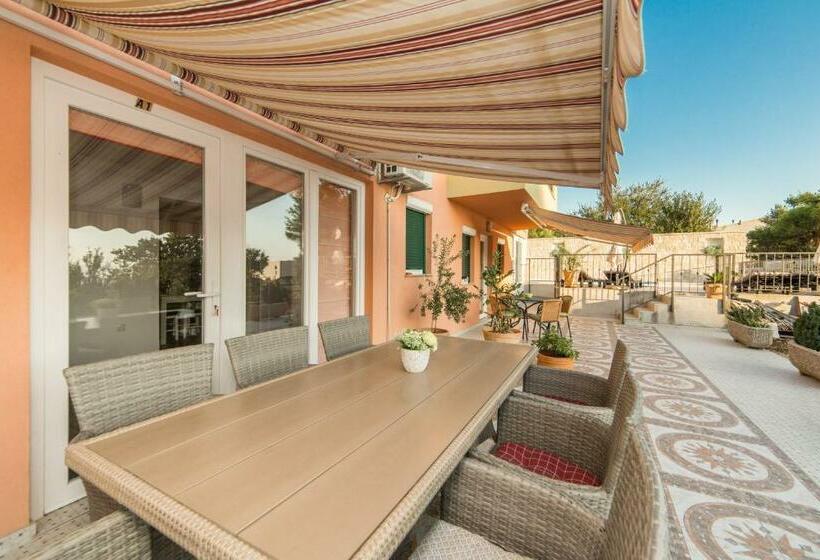 ２ベッドルームアパートメント, Apartments Maša