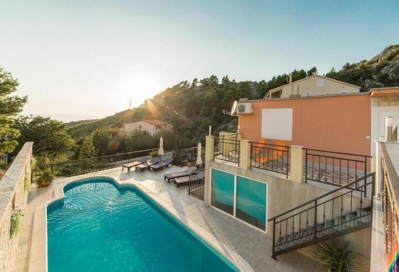 スタンダードスタジオ, Apartments Maša