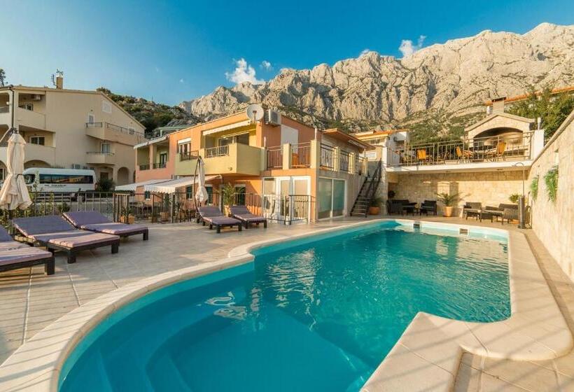 スタンダードスタジオ, Apartments Maša