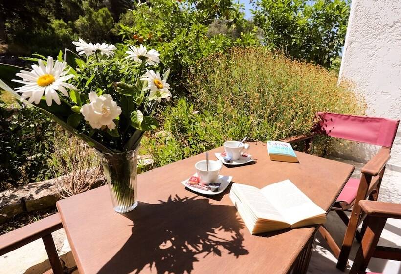 Номер Стандарт, Bastas Hotel & Studios