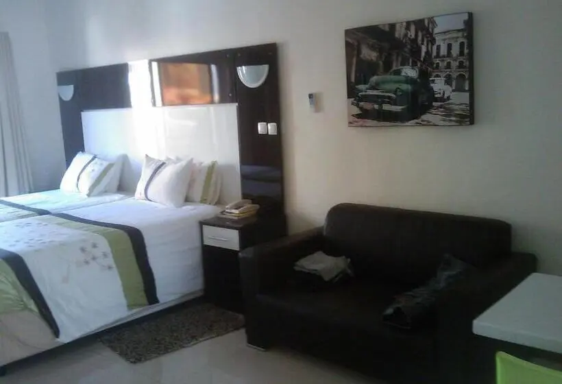 Studio Deluxe, Pensao Martins