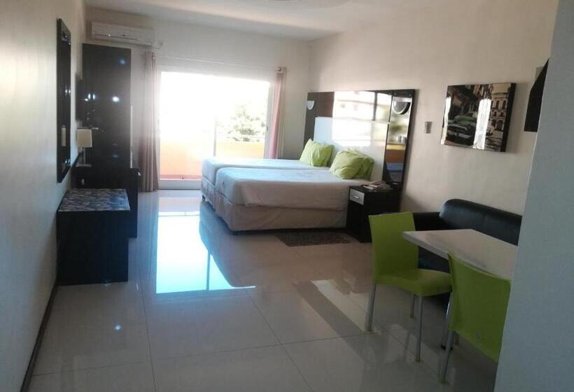 إستوديو ديلوكس, Pensao Martins