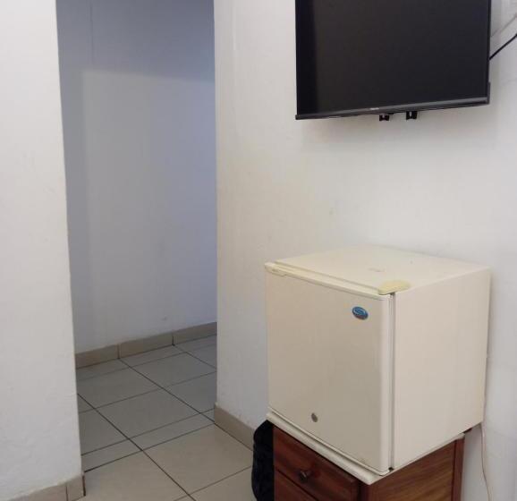 غرفة قياسية فردية, Pensao Martins