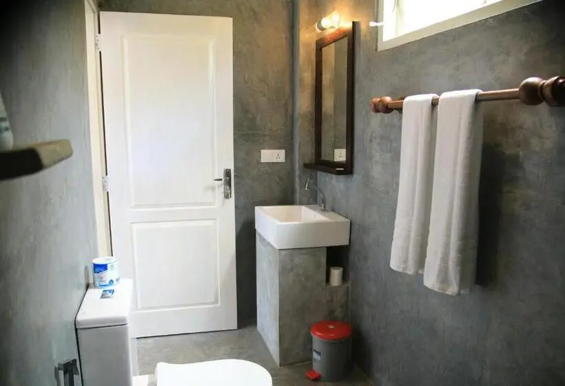 Habitació Economy, Samaraana