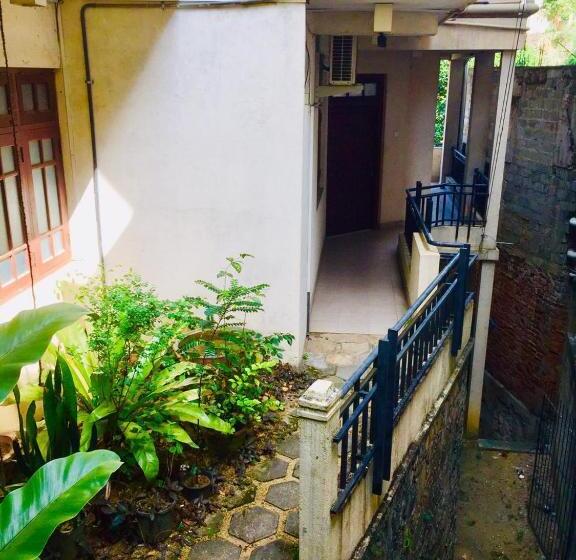 침실 1개 아파트, Empire Valley