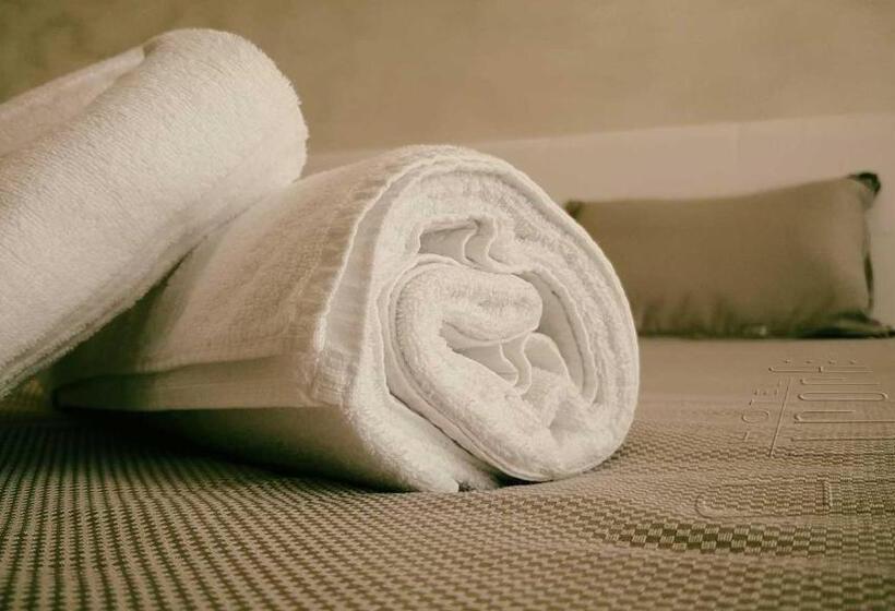 デラックスルーム, Aurora