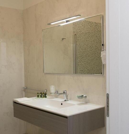 デラックスルーム, Aurora