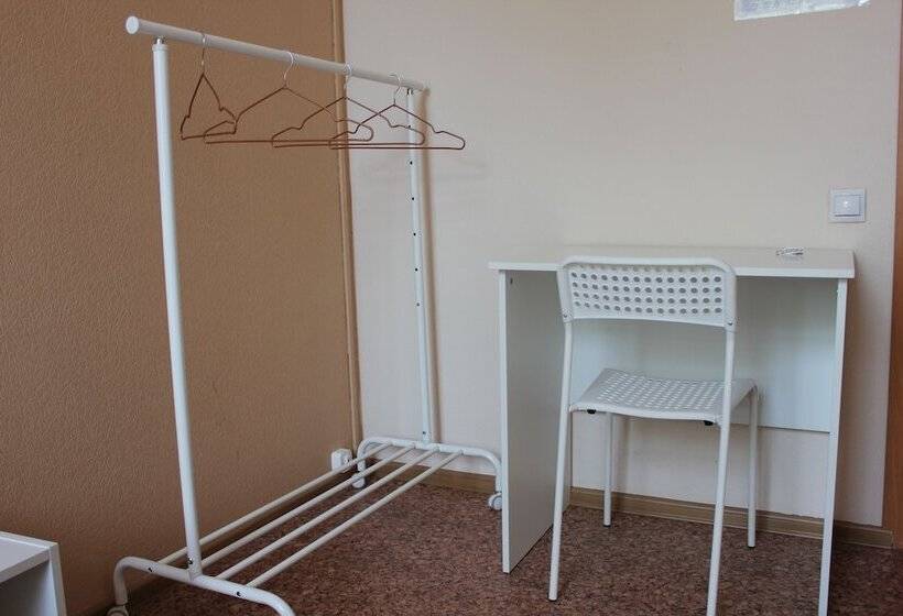 חדר משפחתי, Hostel Orange