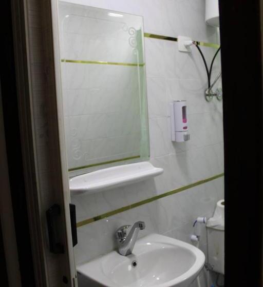 اتاق استاندارد یک تخته با بالکن, Abdeen Cairo Hostel