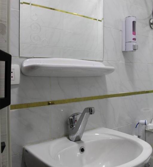 اتاق استاندارد یک تخته با بالکن, Abdeen Cairo Hostel