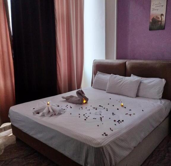 اتاق لوکس با تخت بزرگ, Abdeen Cairo Hostel