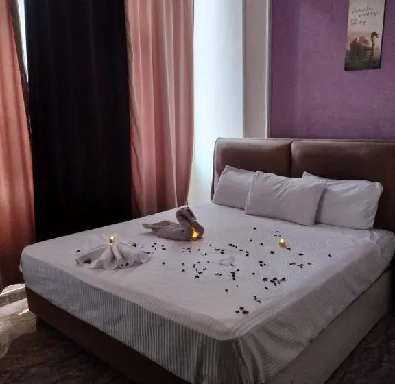 اتاق لوکس با تخت بزرگ, Abdeen Cairo Hostel