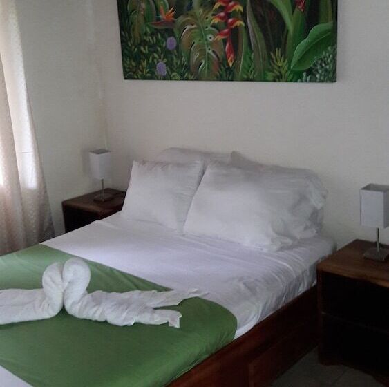 חדר סטנדרט לארבעה, Ceiba Tree Lodge