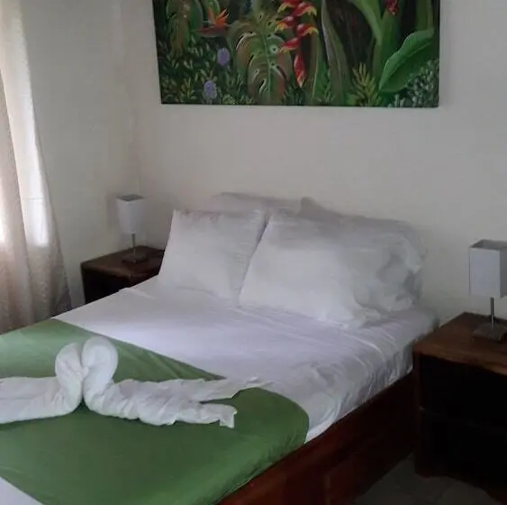 スタンダード４人部屋, Ceiba Tree Lodge