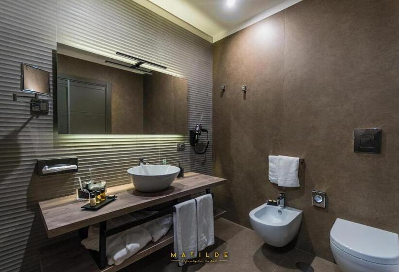 اتاق لوکس سه تخته, Matilde Lifestyle