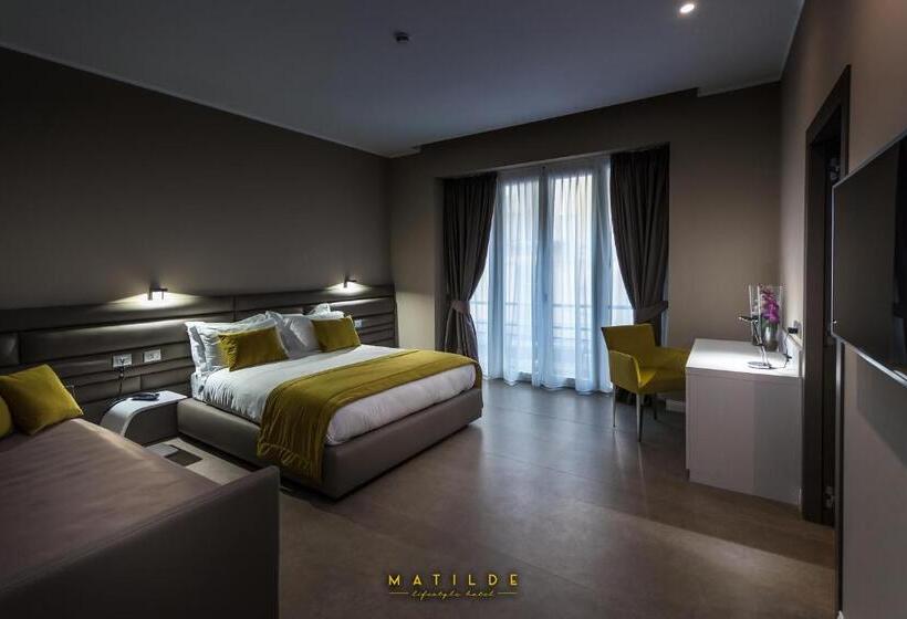 اتاق لوکس سه تخته, Matilde  Lifestyle