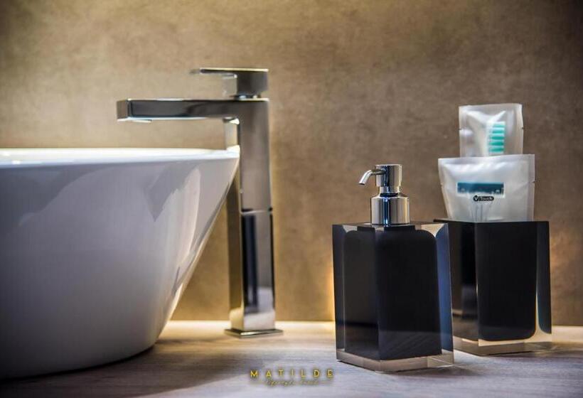 اتاق لوکس سه تخته, Matilde Lifestyle