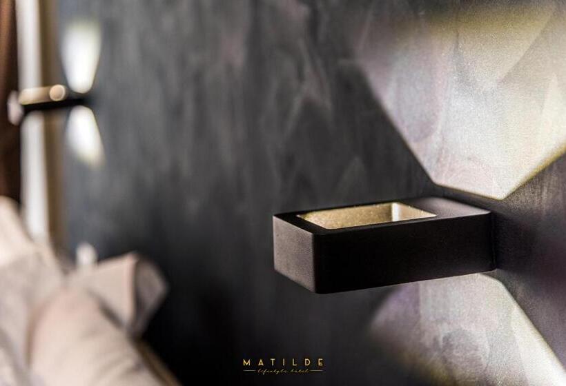 اتاق لوکس سه تخته, Matilde  Lifestyle