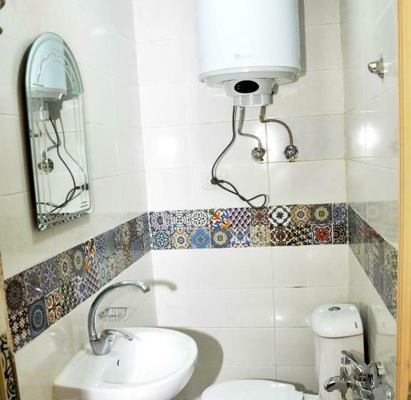 غرفة قياسية, New Panorama Palace