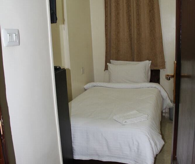 غرفة قياسية فردية, New Panorama Palace