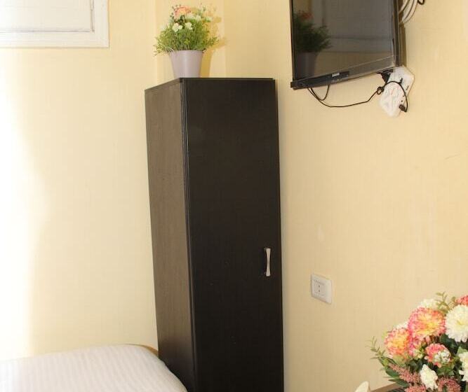 غرفة قياسية فردية, New Panorama Palace