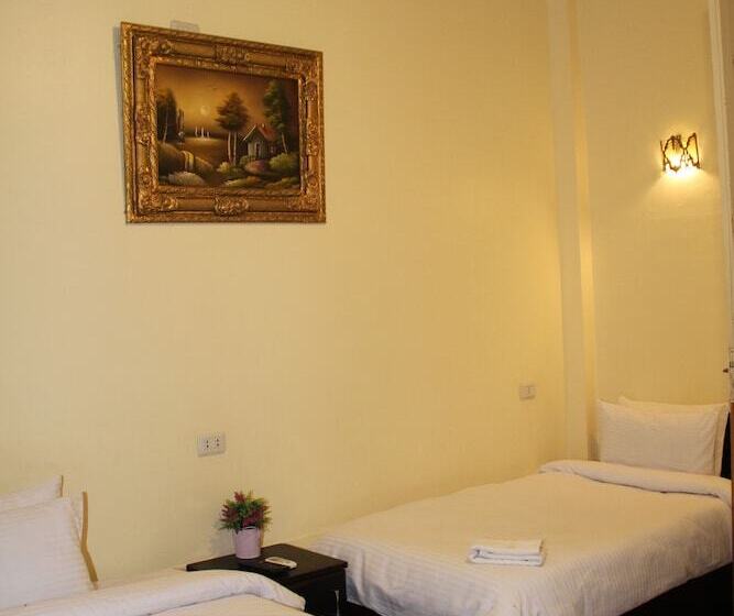 غرفة قياسية ثلاثية, New Panorama Palace