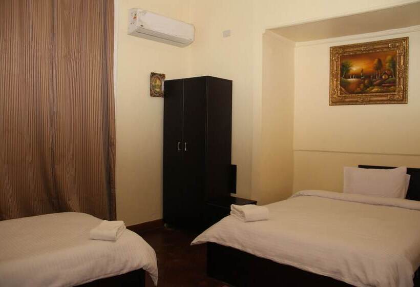 غرفة قياسية رباعية, New Panorama Palace