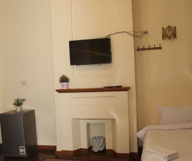 غرفة قياسية رباعية, New Panorama Palace