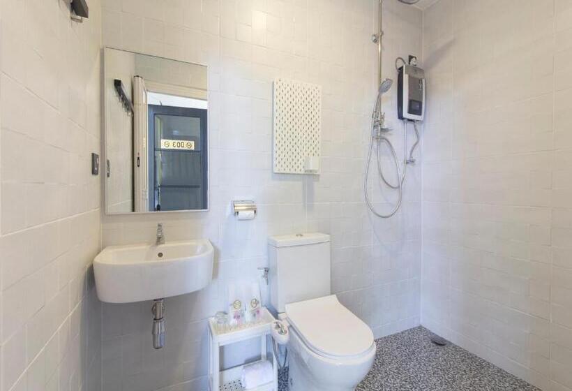 חדר דחוקס עם מיטת קינג, Tt Dorf Hotel Matang