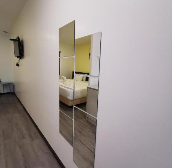 חדר דחוקס עם מיטת קינג, Tt Dorf Hotel Matang