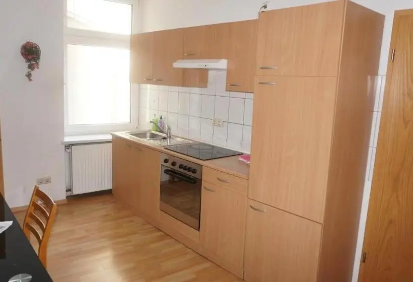 Standard Yhden Hengen Huone Jaettu Kylpyhuone, Hostel Vorharz Aschersleben