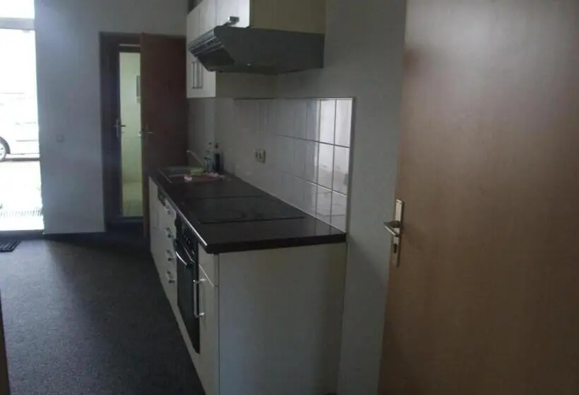 Standard Neljän Hengen Huone Jaettu Kylpyhuone, Hostel Vorharz Aschersleben