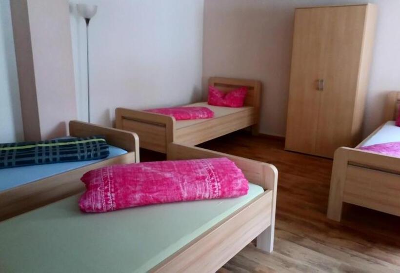غرفة قياسية رباعية حمام مشترك, Hostel Vorharz Aschersleben