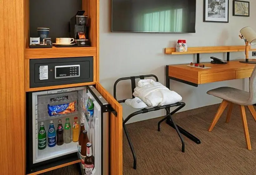 キングサイズベッドのエクゼクティブルーム, Four Points By Sheraton Warsaw Mokotow