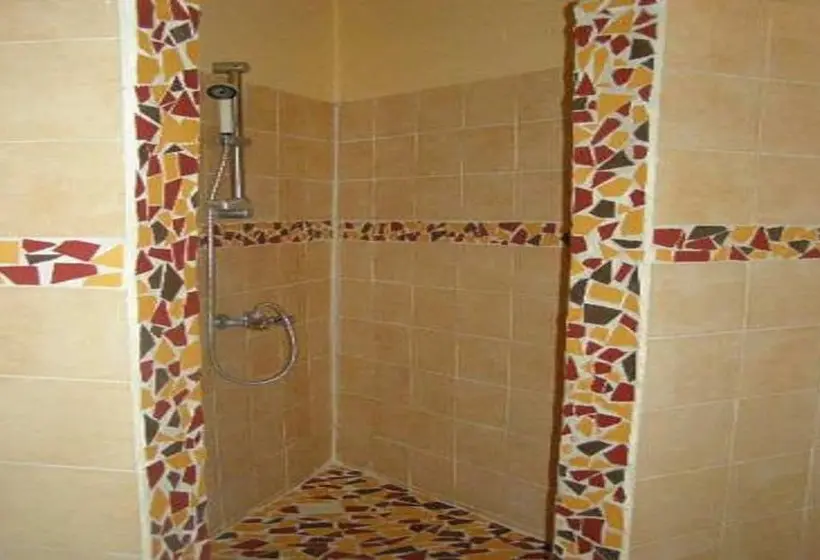 بانگلوی استاندارد, Gite L Anarcadier