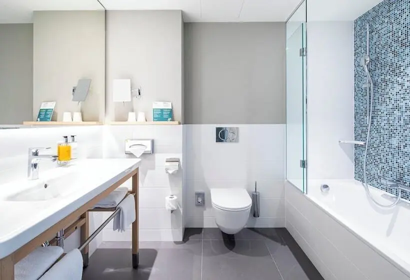 Premium room with river view, Holiday Inn Gdansk   City Centre, An Ihg