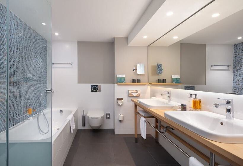 غرفة بريميوم مطلة على النهر, Holiday Inn Gdansk   City Centre, An Ihg