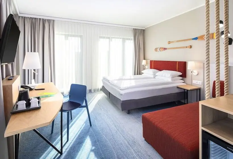 Premium room with river view, Holiday Inn Gdansk   City Centre, An Ihg